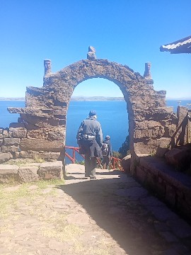 TOUR  ISLAS UROS ,AMANTANI  OVERNIGHT  y TAQUILE